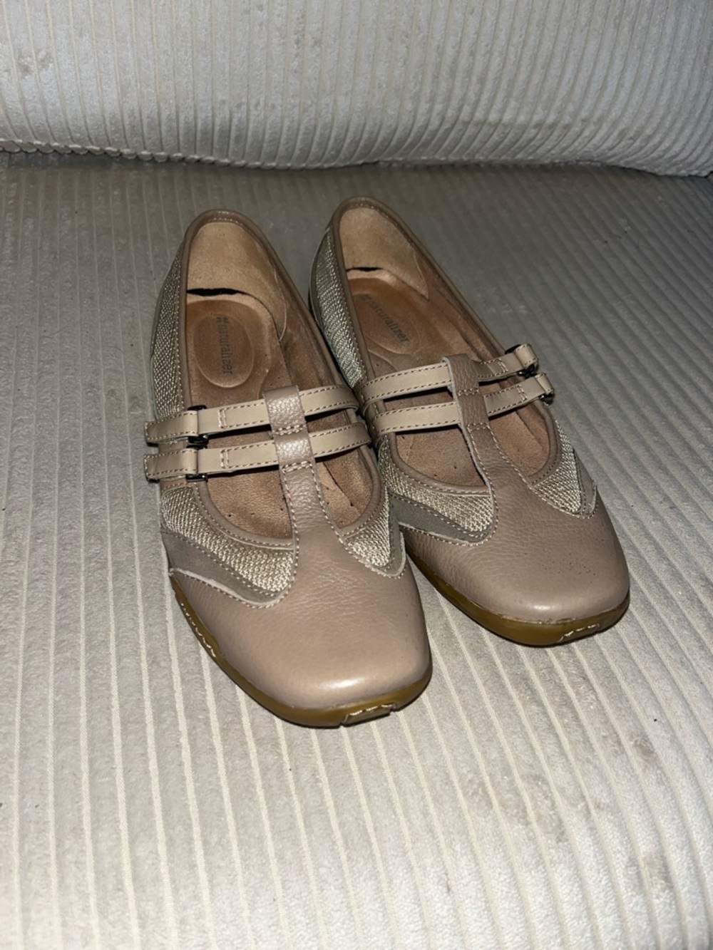Naturalizer Women's Taupe Casual Flats
